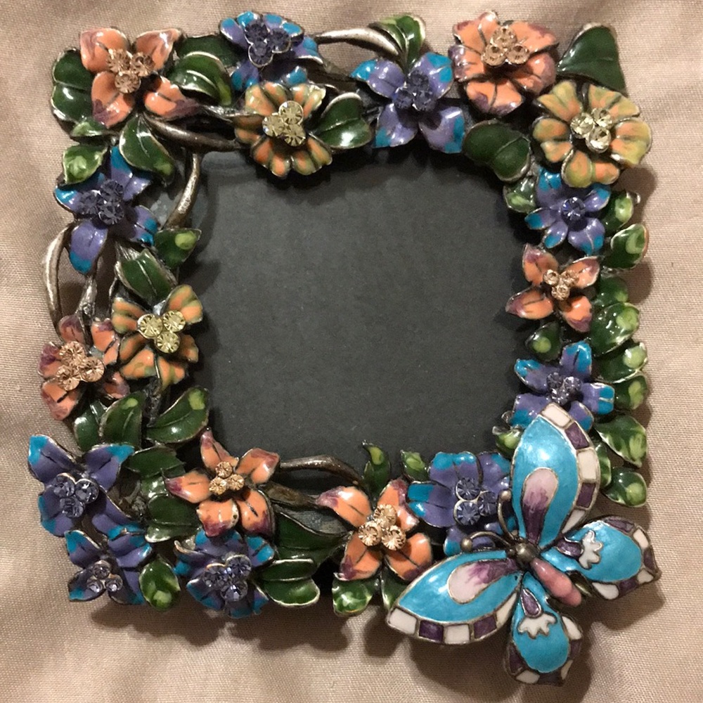 PICTURE FRAME